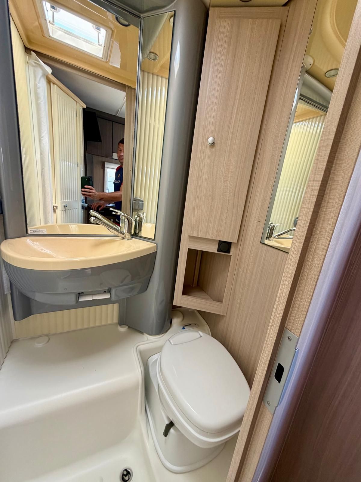 Autocaravana Dethleffs Globe S T685 2014 en venta