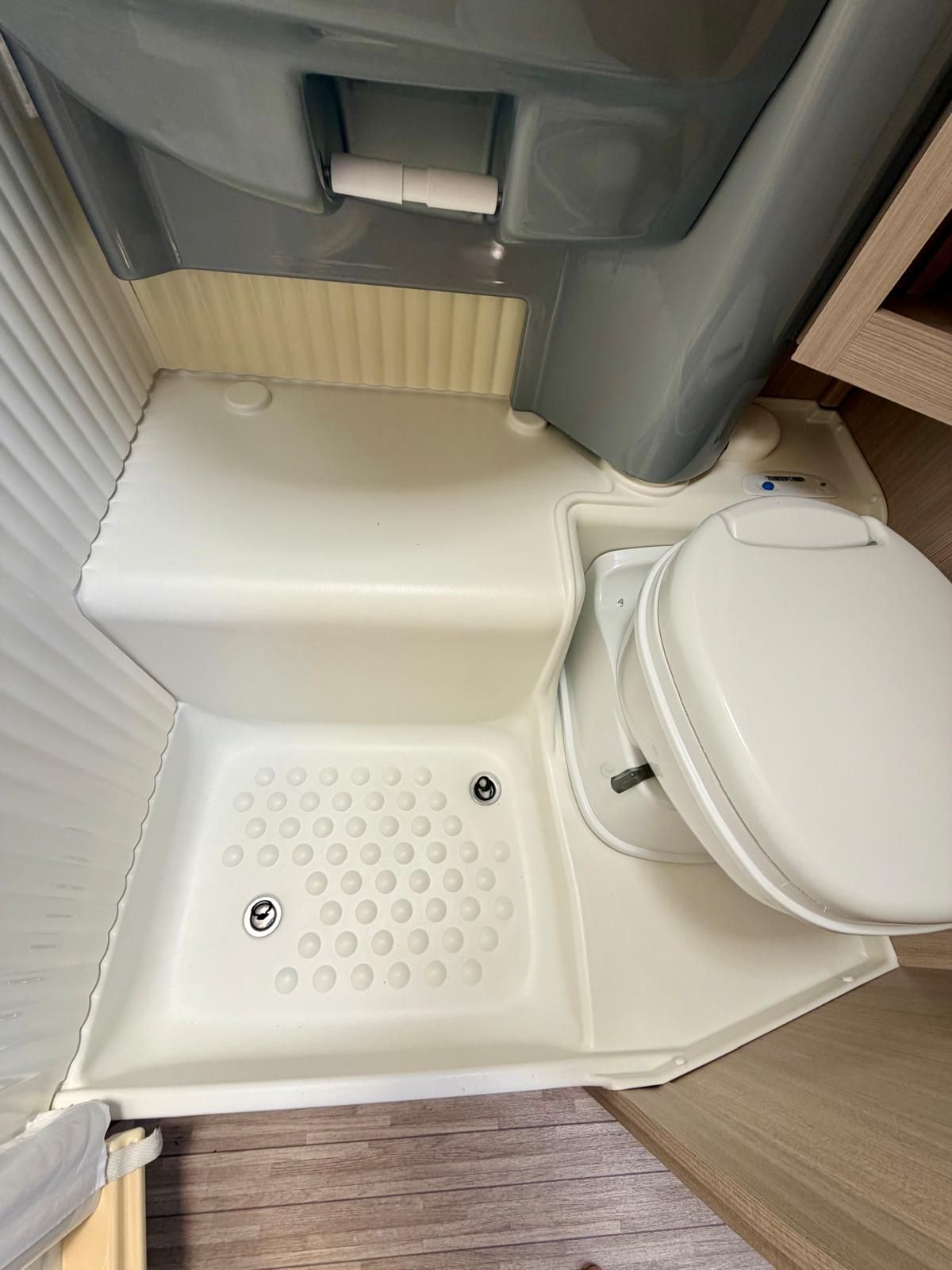 Autocaravana Dethleffs Globe S T685 2014 en venta